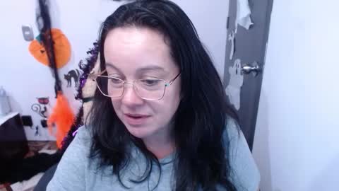 Snapshot of mature_wolf chatting on 11-03-25, 11:04 Sonia online show from 11-03-25, 11:04