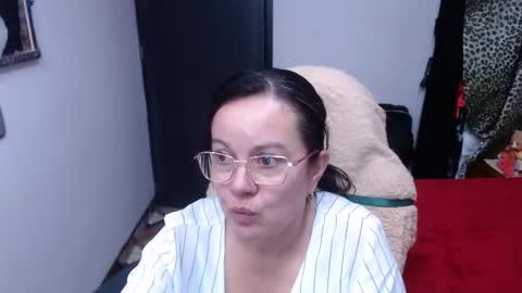 Snapshot of mature_wolf chatting on 11-05-25, 11:27 Sonia online show from 11-05-25, 11:27