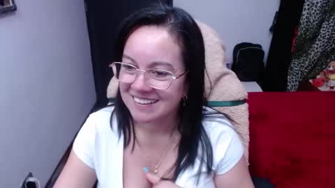 Snapshot of mature_wolf chatting on 11-10-25, 10:31 Sonia online show from 11-10-25, 10:31