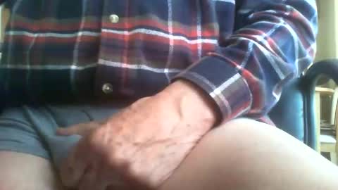 Snapshot of maturedaddi chatting on 12-22-25, 10:23 Maturedaddi online show from 12-22-25, 10:23