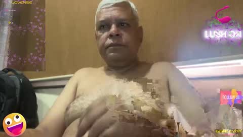 Snapshot of maturedman_44 chatting on 09-17-25, 01:18 DEV online show from 09-17-25, 01:18