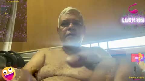 Snapshot of maturedman_44 chatting on 09-20-25, 12:33 DEV online show from 09-20-25, 12:33