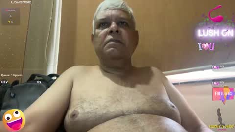 Snapshot of maturedman_44 chatting on 09-27-25, 01:54 DEV online show from 09-27-25, 01:54