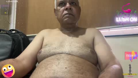 Snapshot of maturedman_44 chatting on 09-28-25, 01:00 DEV online show from 09-28-25, 01:00