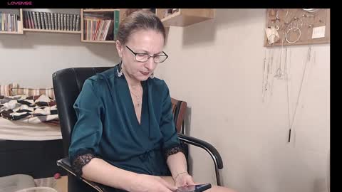 maturekate online show from 12-17-24, 07:29