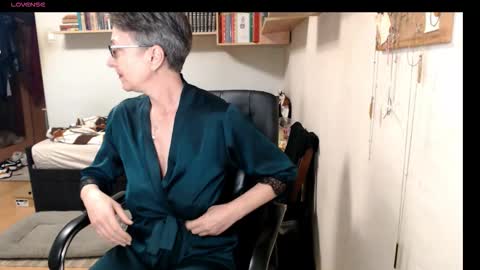 maturekate online show from 10-04-25, 07:17