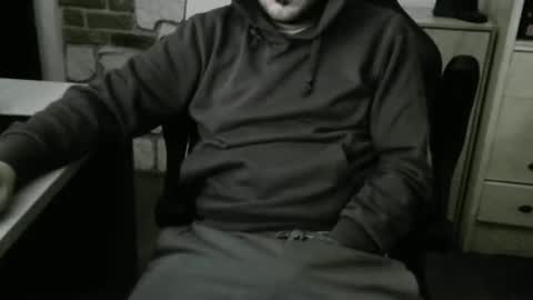 Snapshot of maty_212121 chatting on 12-11-24, 01:37 Mattias online show from 12-11-24, 01:37