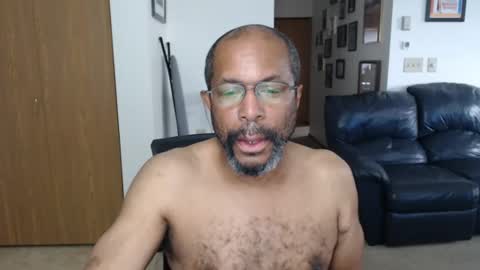 Snapshot of mauricewilson86 chatting on 10-22-25, 02:50 mauricewilson86 online show from 10-22-25, 02:50