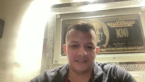 Snapshot of maurodcali chatting on 02-16-25, 02:21 maurodcali online show from 02-16-25, 02:21