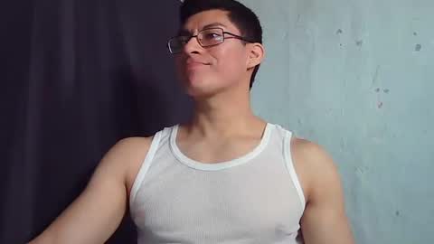 Snapshot of maurodirty chatting on 02-05-26, 08:02 Mauro online show from 02-05-26, 08:02