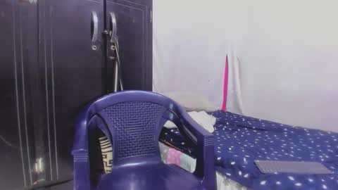 Snapshot of mauryandjonny chatting on 11-11-25, 01:27 mauryandjonny online show from 11-11-25, 01:27