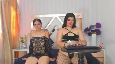 Snapshot of mavyandelizabeth chatting on 10-18-25, 08:20 MavyANDElizabeth online show from 10-18-25, 08:20
