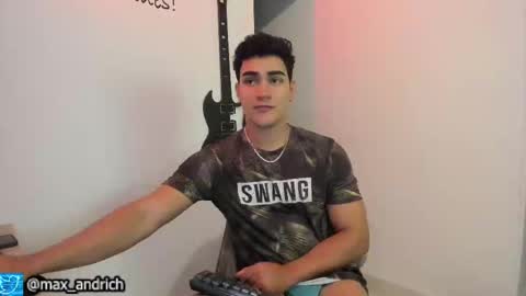 Snapshot of max__andrich chatting on 10-22-25, 03:51 Max... online show from 10-22-25, 03:51