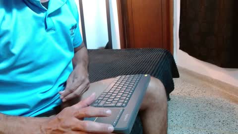 Max  Ashley online show from 02-02-25, 04:11