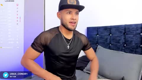 Snapshot of max_conor_ chatting on 10-29-25, 03:03 Max Conor online show from 10-29-25, 03:03