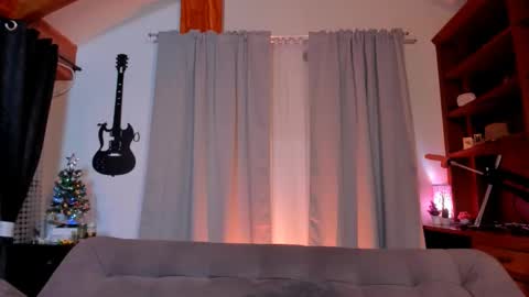 Snapshot of max_dic1 chatting on 12-09-24, 01:40 max D. online show from 12-09-24, 01:40