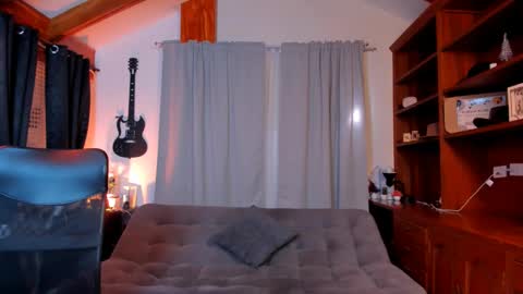 max D. online show from 01-22-25, 01:00