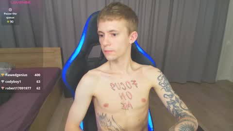 Snapshot of max_gen chatting on 02-10-25, 01:46 Max Gen with tats 24years And Ethan without tats 20 years online show from 02-10-25, 01:46