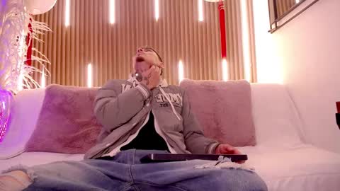 Snapshot of max_hader chatting on 02-24-26, 12:47 Max online show from 02-24-26, 12:47