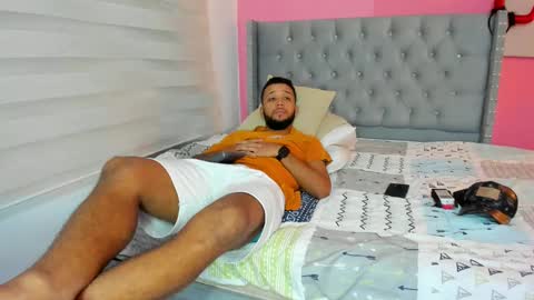 Snapshot of max_sexyhot26 chatting on 01-10-25, 05:58 max_sexyhot26 online show from 01-10-25, 05:58