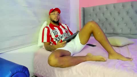 Snapshot of max_sexyhot26 chatting on 01-26-25, 02:45 max_sexyhot26 online show from 01-26-25, 02:45