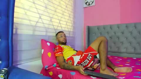 Snapshot of max_sexyhot26 chatting on 02-12-25, 04:33 max_sexyhot26 online show from 02-12-25, 04:33