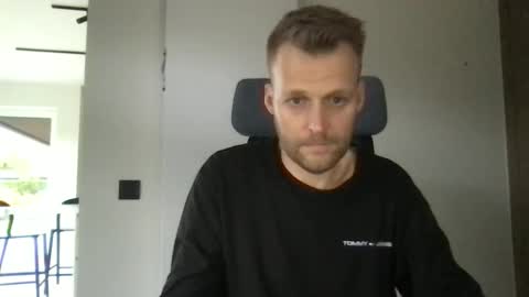 Max take off clothes online show from 02-06-26, 09:01