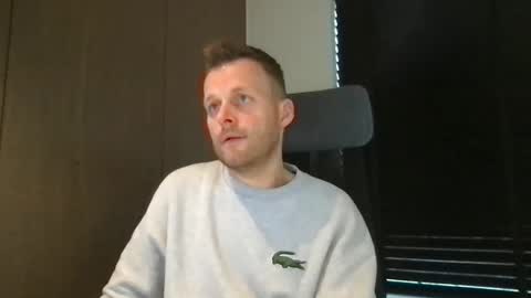 Max take off clothes online show from 02-13-26, 08:10