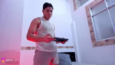 Snapshot of max_valiant1 chatting on 11-02-25, 10:23 max_valiant1 online show from 11-02-25, 10:23