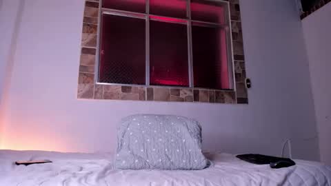 Snapshot of max_valiant1 chatting on 11-08-25, 11:32 max_valiant1 online show from 11-08-25, 11:32