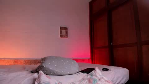 Snapshot of max_valiant1 chatting on 11-12-25, 05:46 max_valiant1 online show from 11-12-25, 05:46