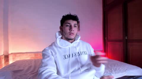 Snapshot of max_valiant1 chatting on 11-14-25, 07:01 max_valiant1 online show from 11-14-25, 07:01