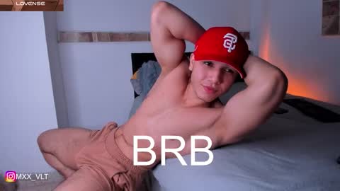 Snapshot of max_valiant1 chatting on 11-23-25, 01:22 max_valiant1 online show from 11-23-25, 01:22