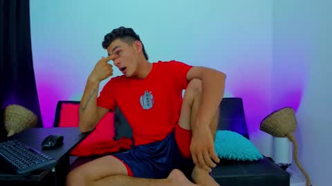 MAX     online show from 11-07-25, 08:25