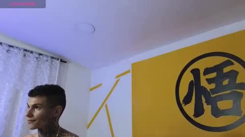 Snapshot of maxandalyn_ chatting on 01-21-25, 02:00 Max Dalyn online show from 01-21-25, 02:00