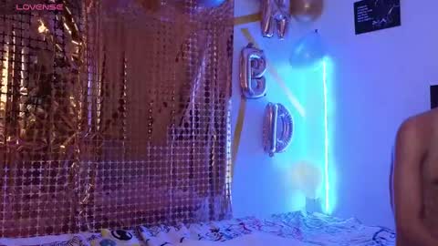 Snapshot of maxandalyn_ chatting on 01-23-25, 12:25 Max Dalyn online show from 01-23-25, 12:25