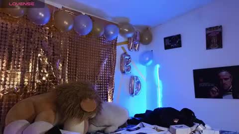 Snapshot of maxandalyn_ chatting on 01-25-25, 08:10 Max Dalyn online show from 01-25-25, 08:10