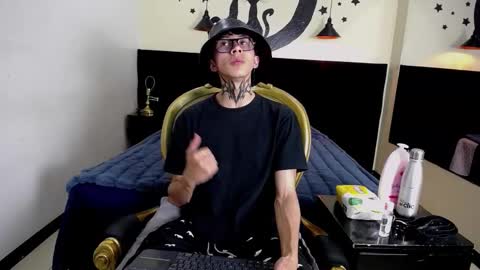MaxDominant  online show from 09-30-25, 03:11