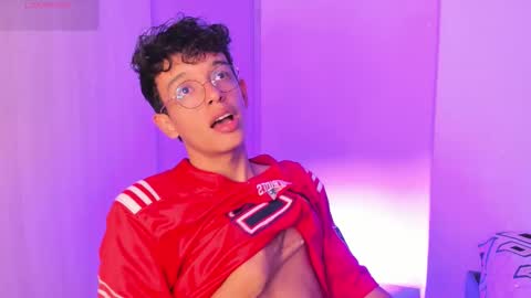 Snapshot of maxfrost1 chatting on 03-01-26, 01:51 Max online show from 03-01-26, 01:51