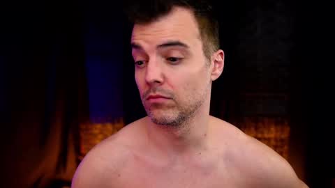 Snapshot of maxhughes chatting on 11-06-25, 04:02 Max Hughes online show from 11-06-25, 04:02