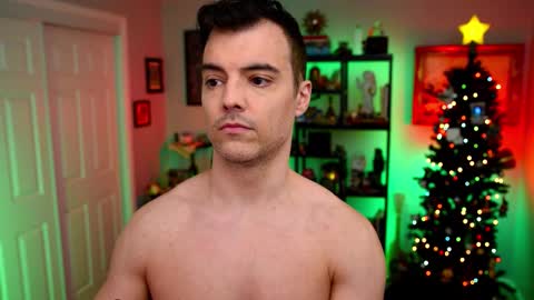 Snapshot of maxhughes chatting on 12-20-25, 05:36 Max Hughes online show from 12-20-25, 05:36