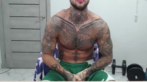 Snapshot of maxi_foxxx chatting on 11-10-25, 02:32 Maximus Fox online show from 11-10-25, 02:32