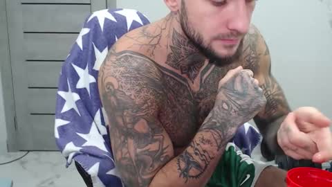 Snapshot of maxi_foxxx chatting on 11-12-25, 04:35 Maximus Fox online show from 11-12-25, 04:35