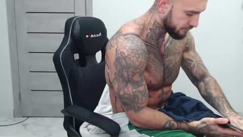 Snapshot of maxi_foxxx chatting on 11-24-25, 10:59 Maximus Fox online show from 11-24-25, 10:59