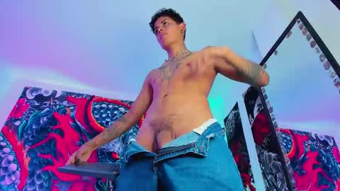 Maxi online show from 09-17-25, 04:41