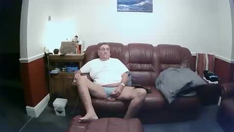 Snapshot of maxi_johnes chatting on 10-22-25, 10:53 MAX online show from 10-22-25, 10:53