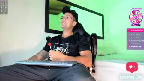 MAXI      online show from 10-15-25, 03:17