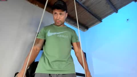 MAXI      online show from 11-29-25, 02:03