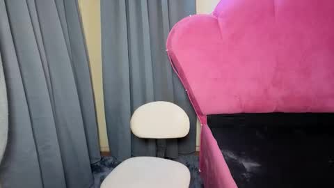 Reyn online show from 11-07-25, 12:21