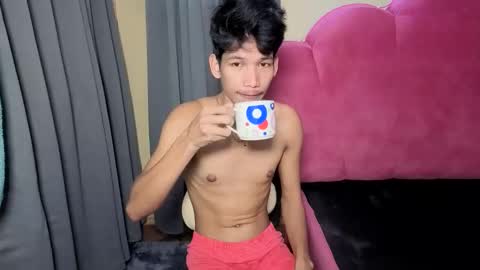 Reyn online show from 11-16-25, 10:59